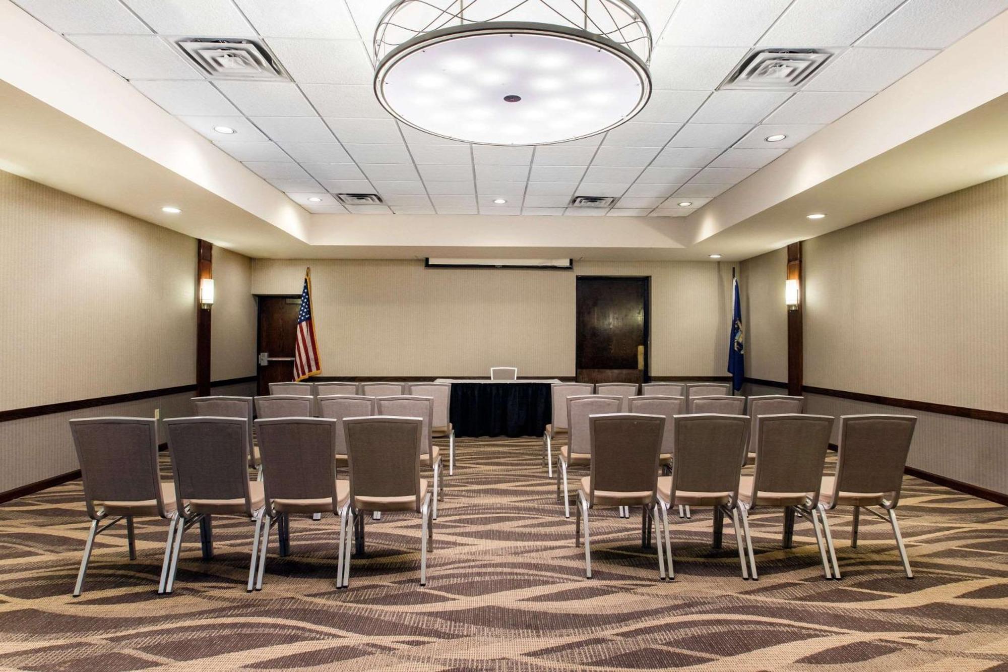 Radisson Hotel Grand Rapids Riverfront Extérieur photo