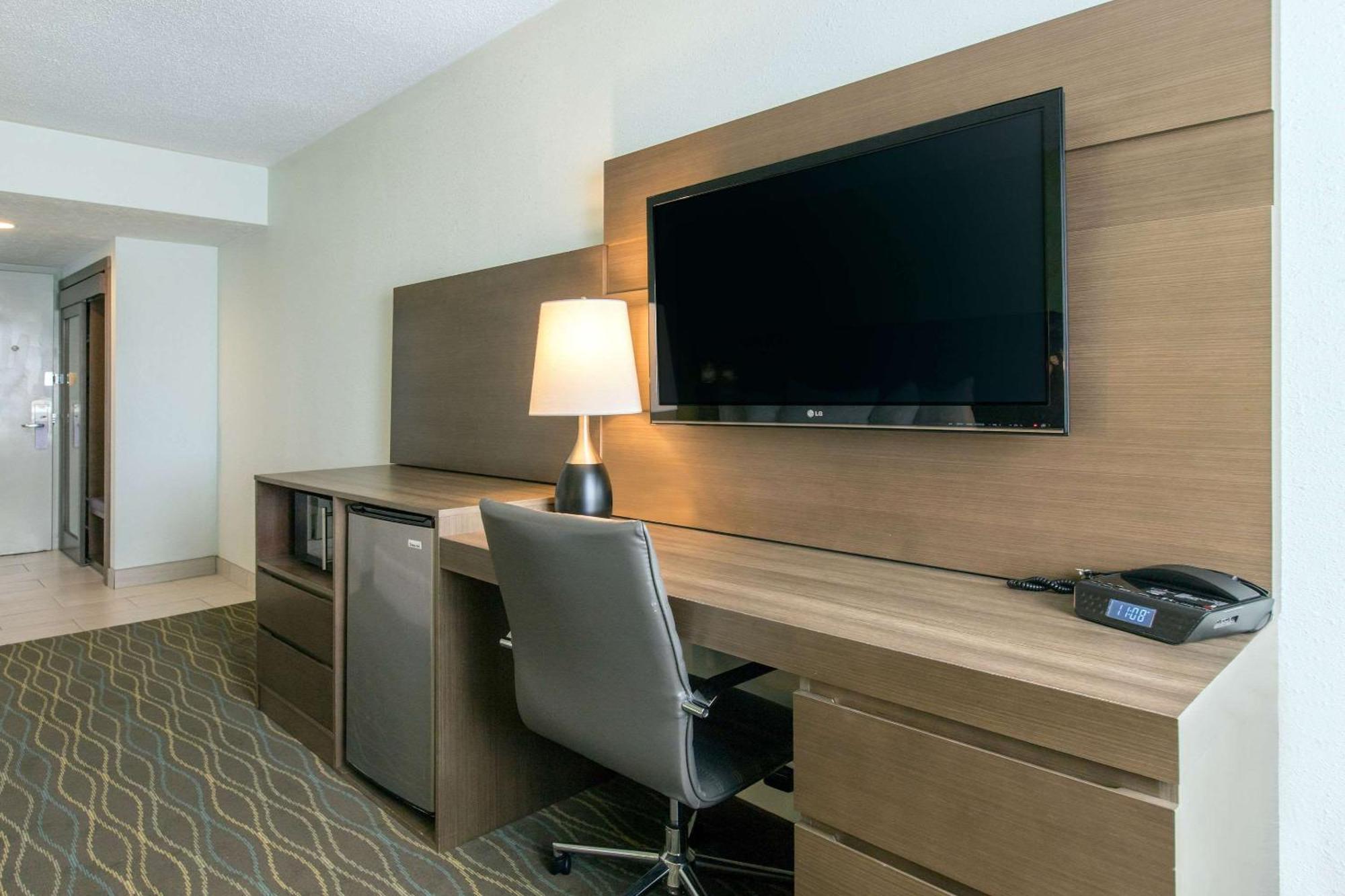 Radisson Hotel Grand Rapids Riverfront Extérieur photo
