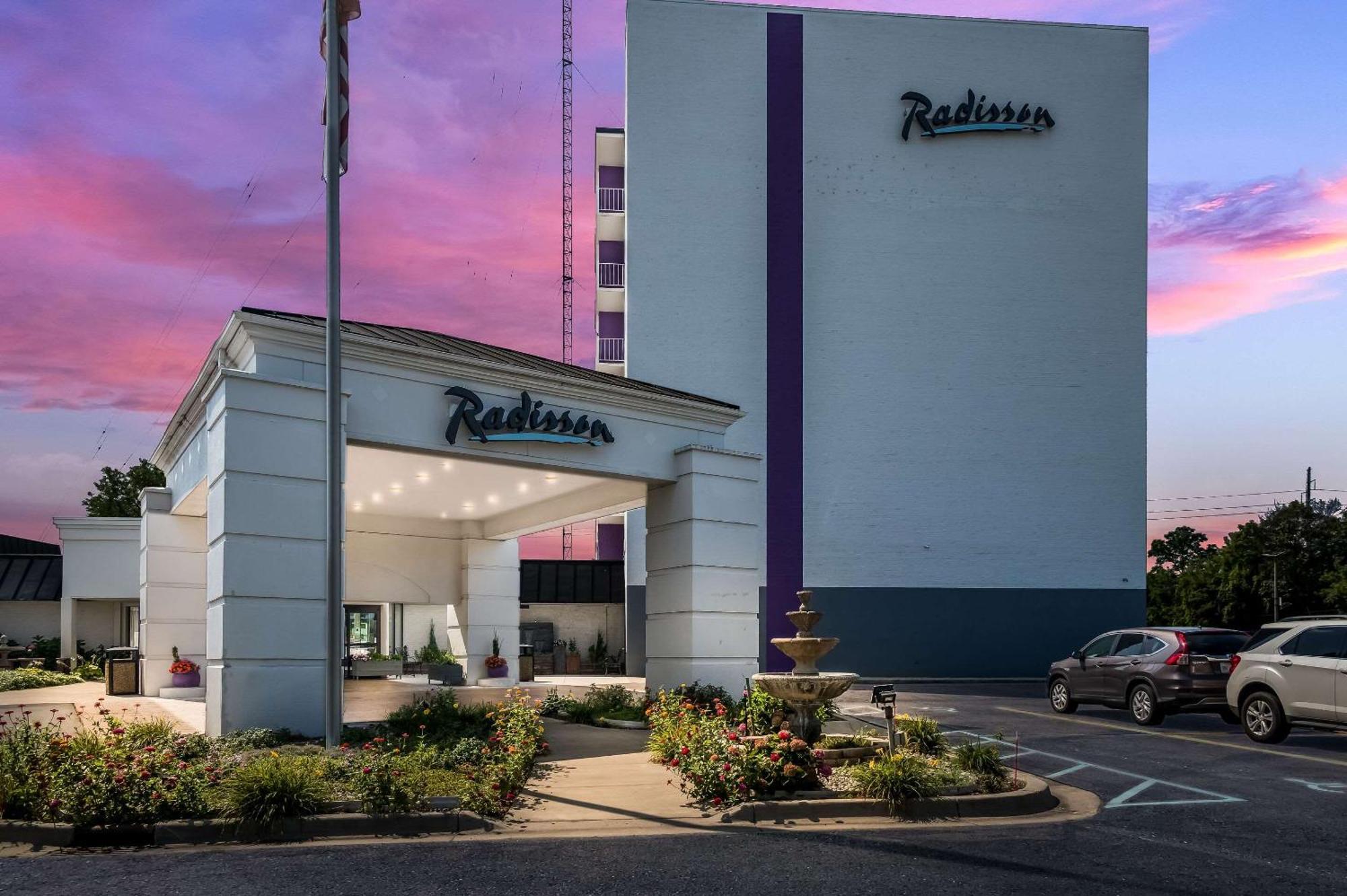Radisson Hotel Grand Rapids Riverfront Extérieur photo
