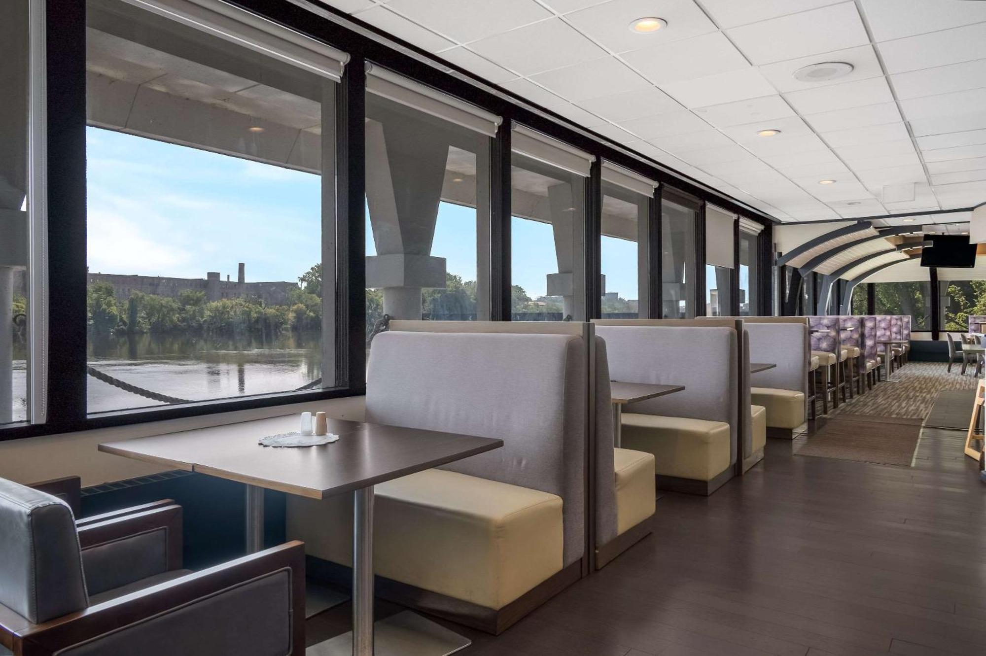 Radisson Hotel Grand Rapids Riverfront Extérieur photo