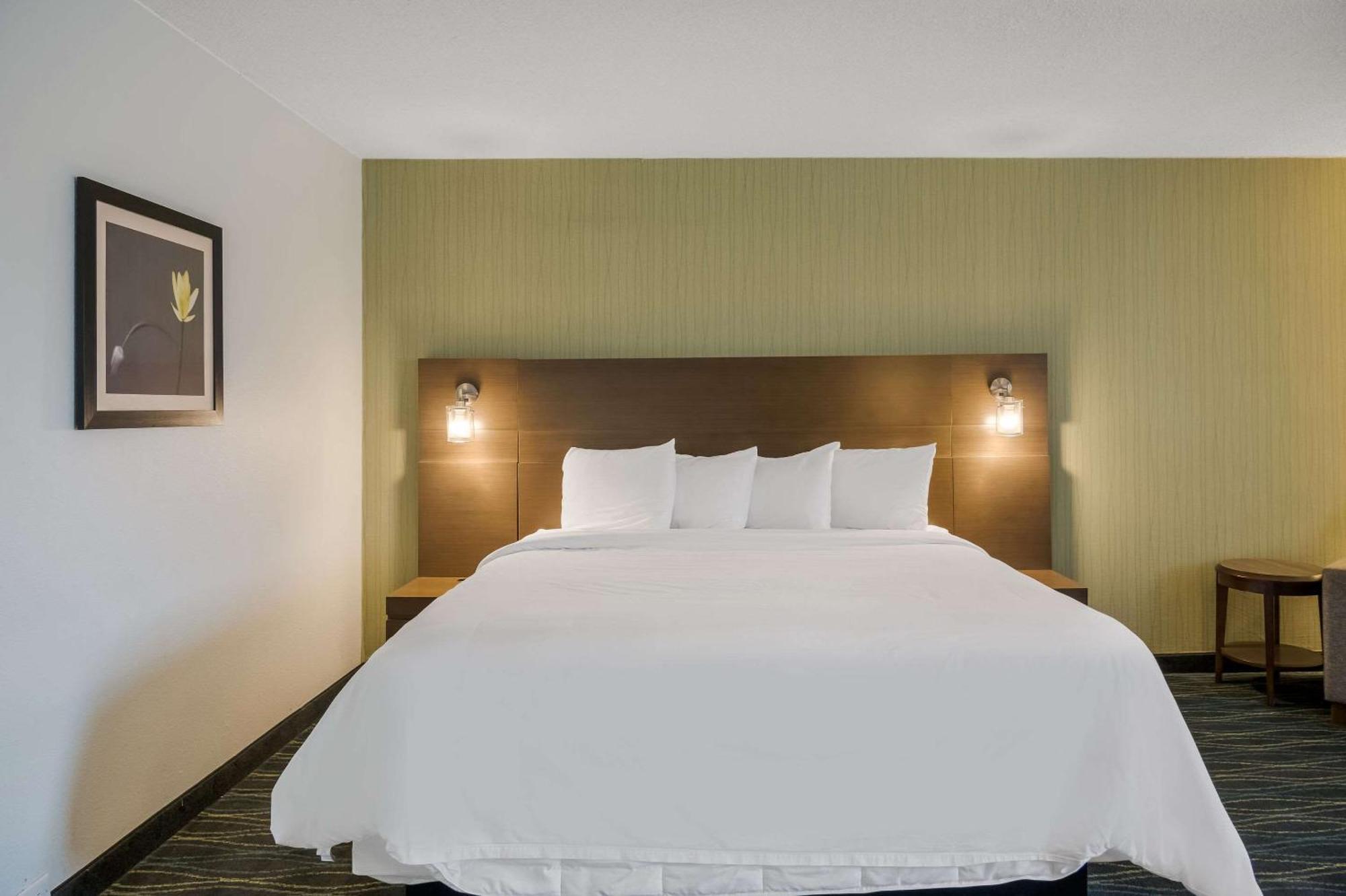 Radisson Hotel Grand Rapids Riverfront Extérieur photo