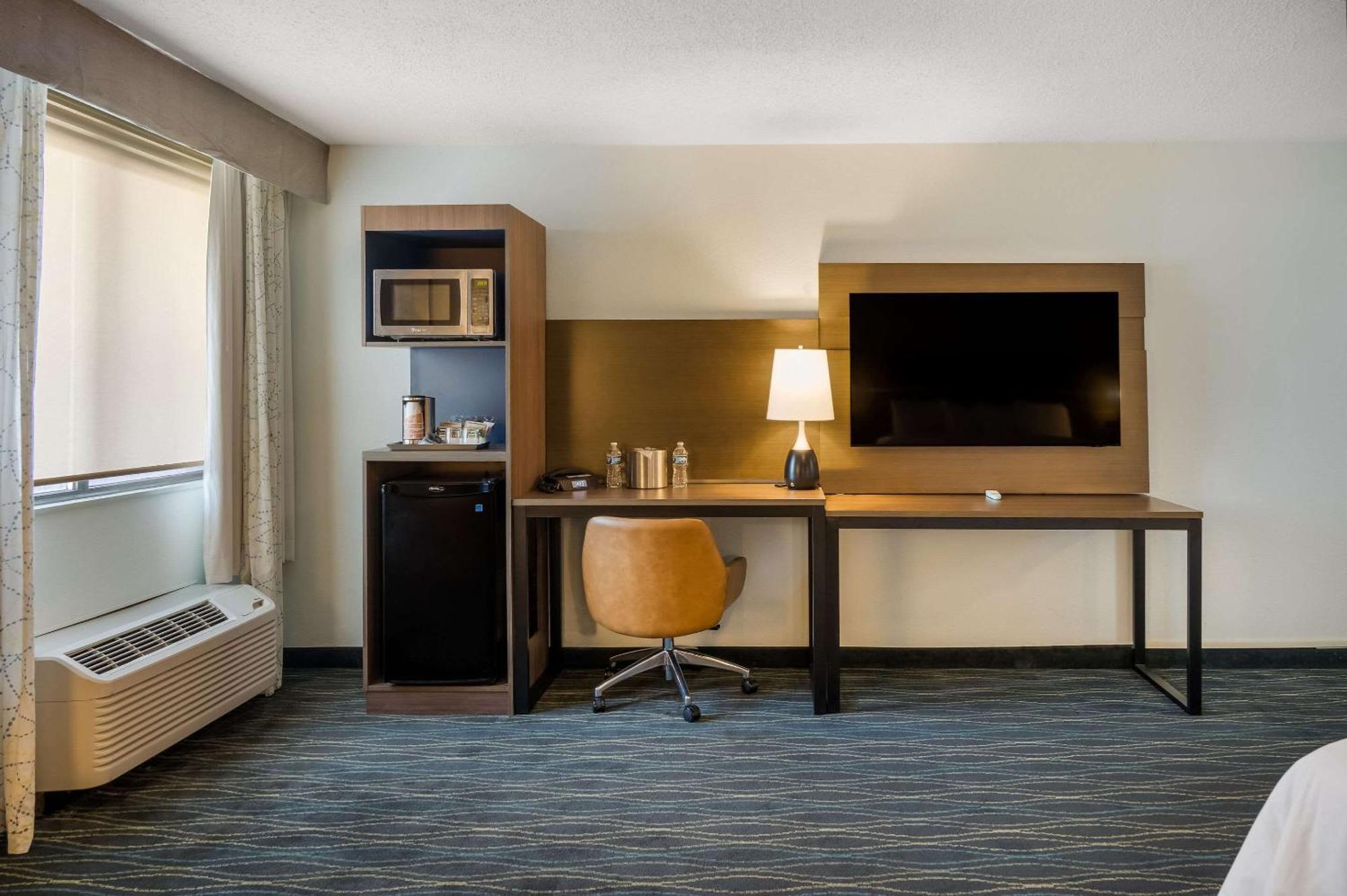 Radisson Hotel Grand Rapids Riverfront Extérieur photo