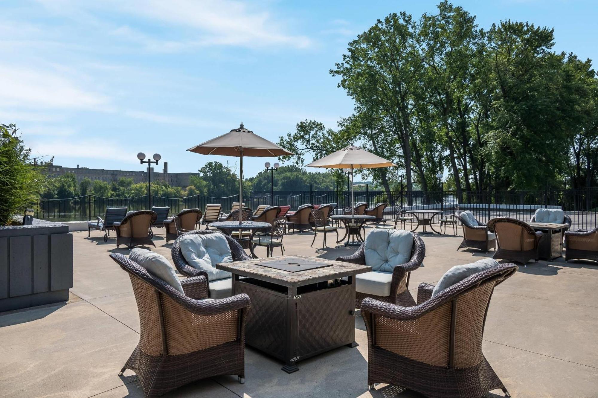 Radisson Hotel Grand Rapids Riverfront Extérieur photo